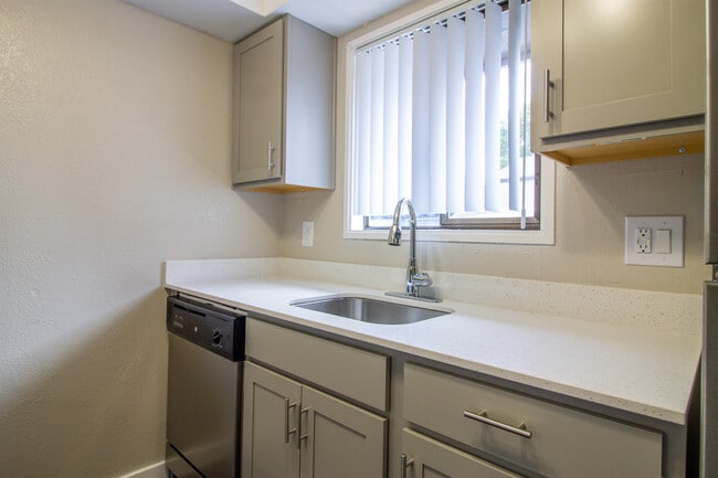 Beverly Towhomes