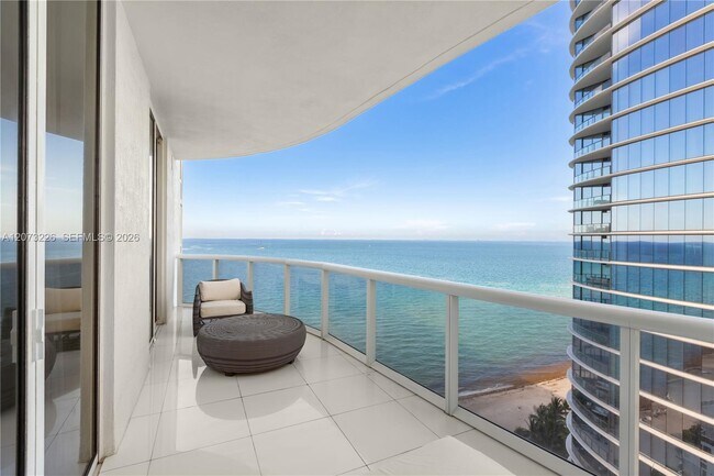 Building Photo - 15811 Collins Ave Unit 1702