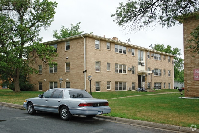 Aquila Apartments