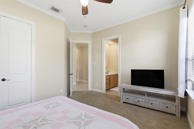 Building Photo - 914 Quintana Roo Pl