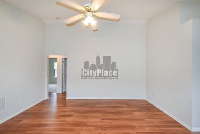 Photo - 312 Harts Ford Way