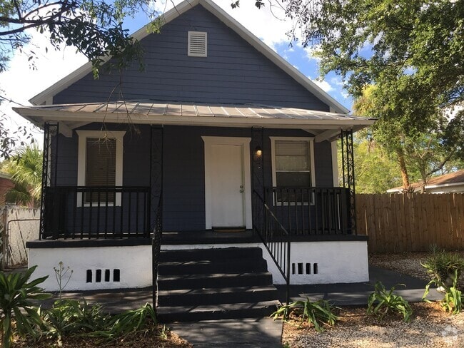Building Photo - Vintage North Hyde Park Bungalow Rental