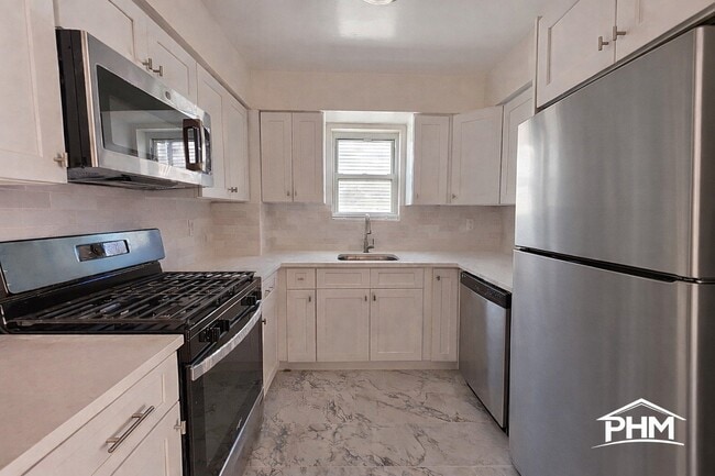 Photo - 673 Ashford St Unit 2