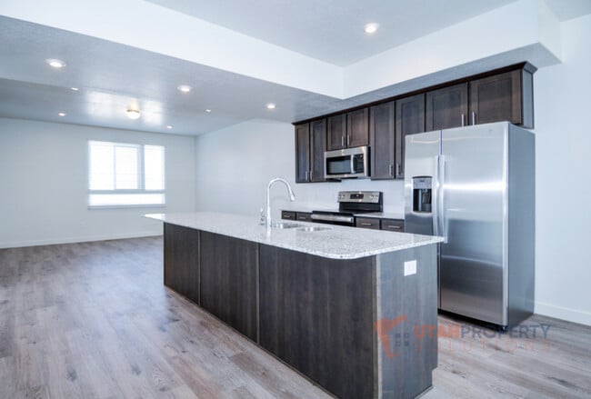 Photo - 1057 W 400 S