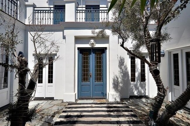 Building Photo - 4 Bedroom 3.5 Bath  Home in La Jolla
