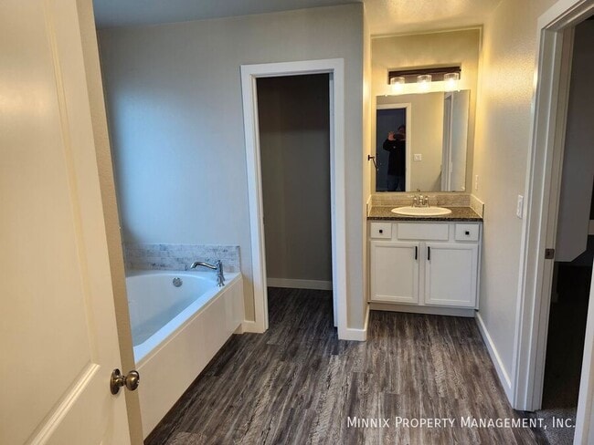 Photo - 3203 Aberdeen Ave