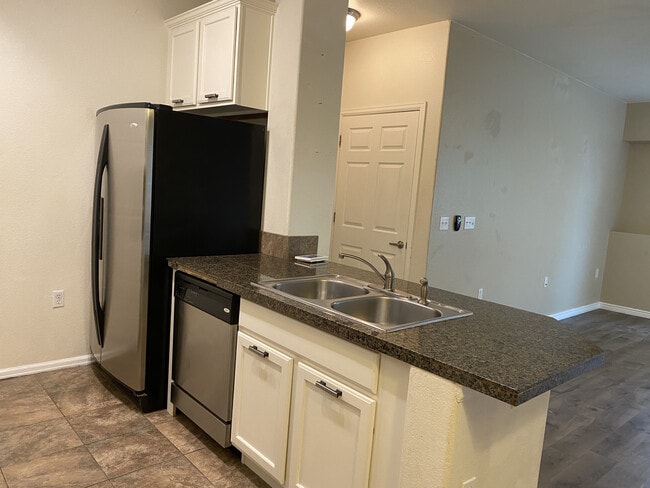 Building Photo - 2672 S Cathay Way Unit 103 Rental