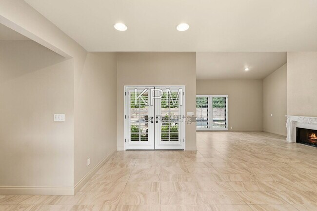 Photo - 3342 Cove Cir