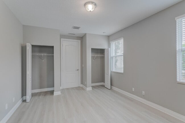 Photo - 122 Diamante Way