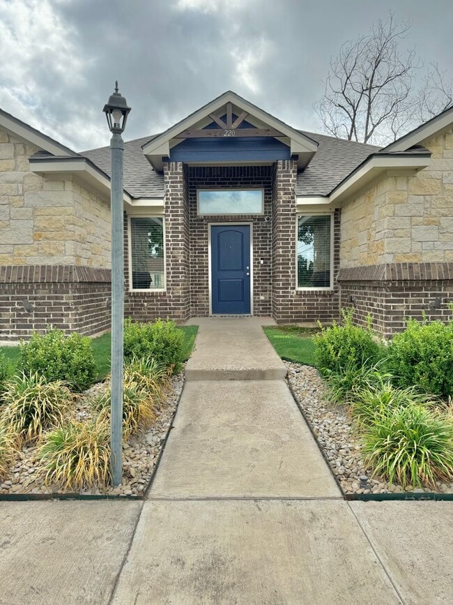 Photo - Contemporary 4/4.5 House in the Baylor Bub...