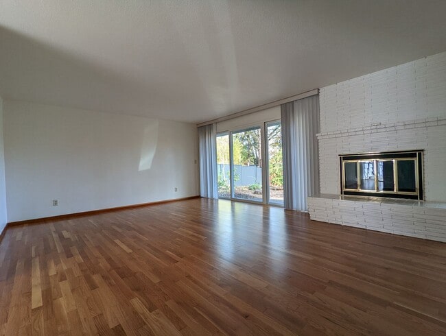 Photo - Great 3-Bedroom, 1.5-Bath Home In South Eu...
