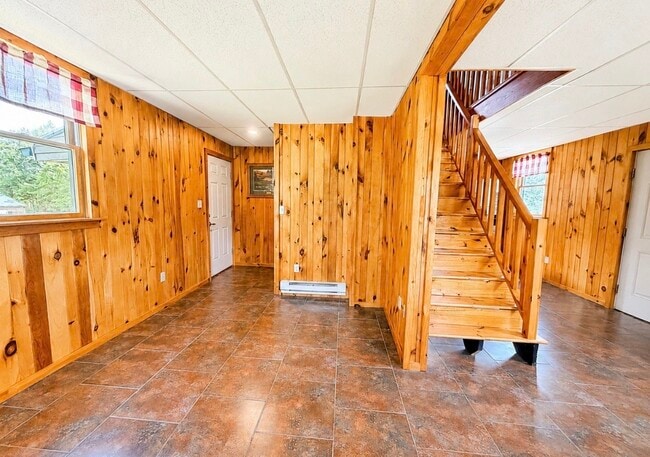 Photo - 530 Cascade Valley Rd