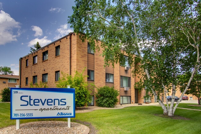 Stevens Apartments - Stevens Apartments