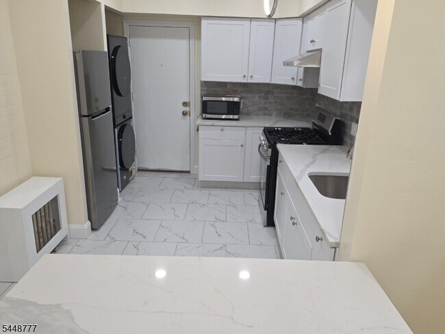 Photo - 212 Park Ave