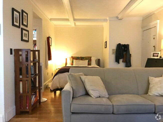 Building Photo - 124 Sutherland Rd Unit 1 Rental