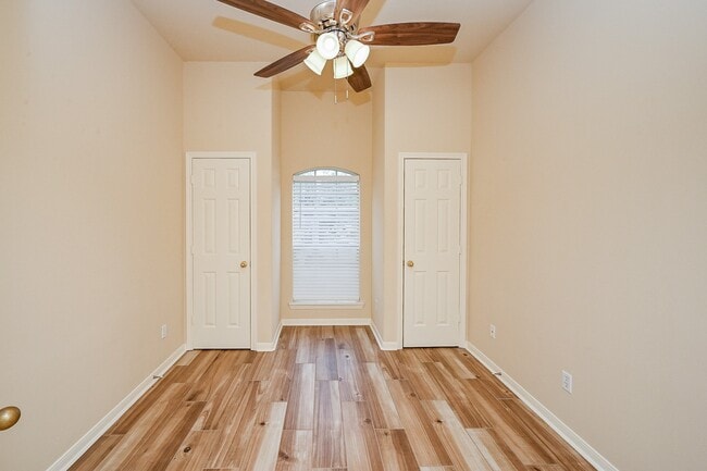 Building Photo - 2710 Grants Lake Blvd Unit S1 Rental