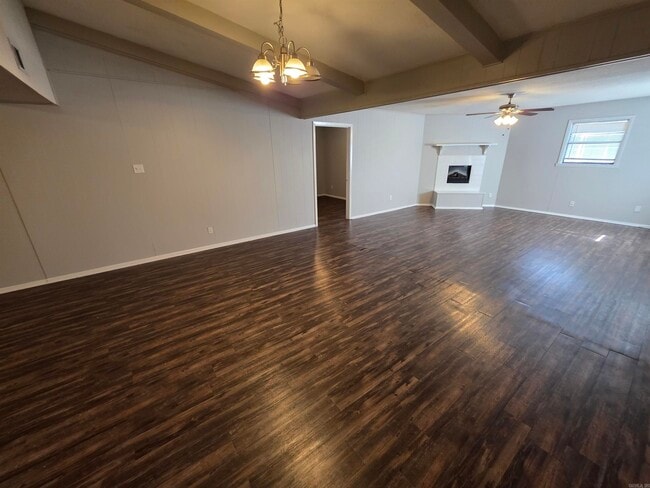 Photo - 1000 Lehman Dr