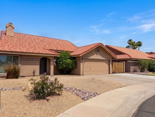 Photo - Oversized Lot, Mature Trees, and an Unbeatable Chandler Location