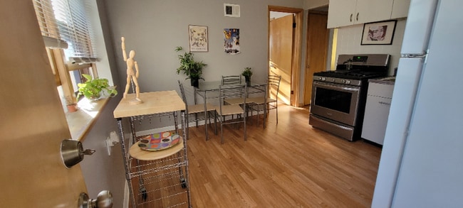 Photo - 3411 S Howell Ave Unidad 1