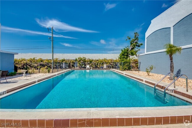 Building Photo - 4424 SW 8th Pl Rental