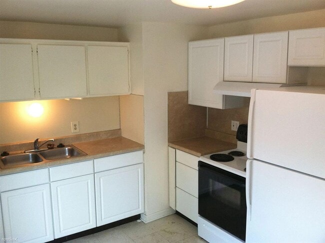 Photo - 2140 Champagne Dr