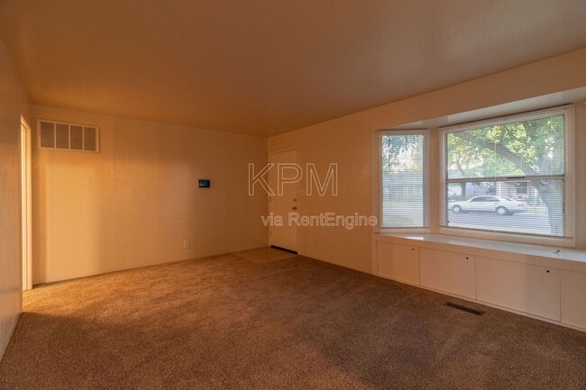 Photo - 476 Essex St