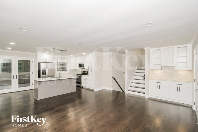 Photo - 2237 Powers Ferry Dr SE