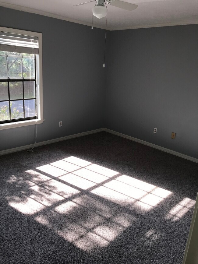 Photo - 707 Bay Park Dr