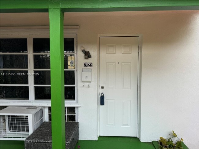 Photo - 2023 Taylor St Unit 2023