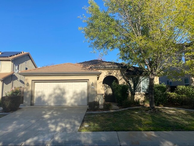 Building Photo - Available 9/1 Single level home in Lincoln...