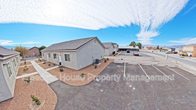 Photo - 1111 Sixshooter Ave