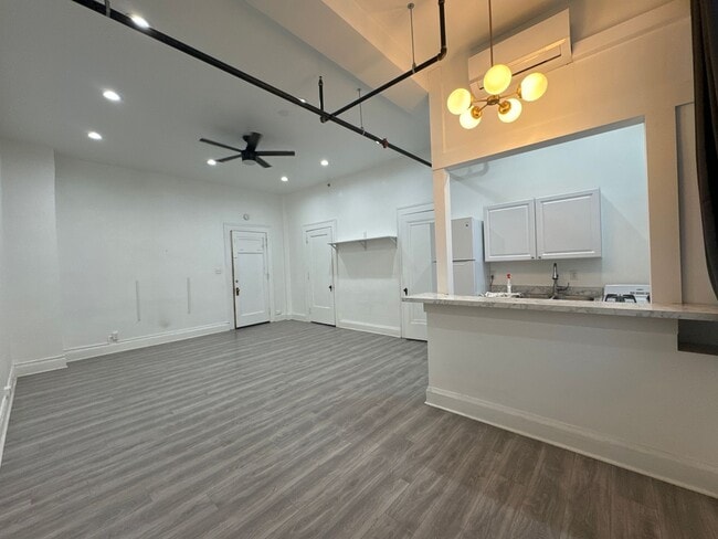 Photo - Loft Style Large Studio Apartment Unidad Apt 205 - Large Studio