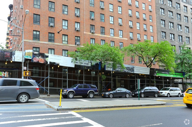 Street View - The Paris