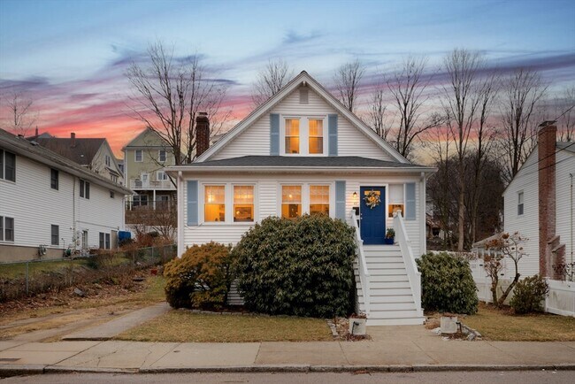 Building Photo - 83 Orange St Unit 2