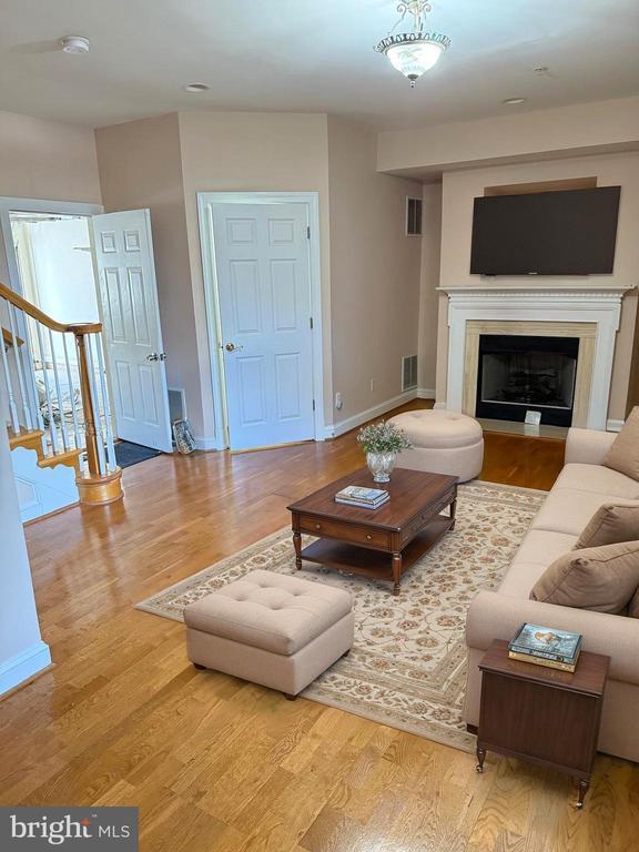 Photo - 1326 Lessard Ln