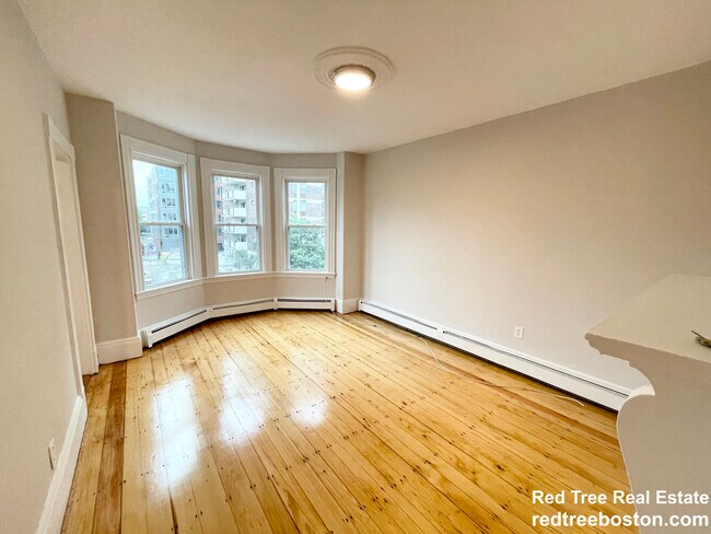 Photo - 1570 Tremont St Unit 3