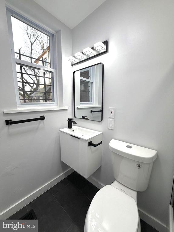 Photo - 330 N 2nd St