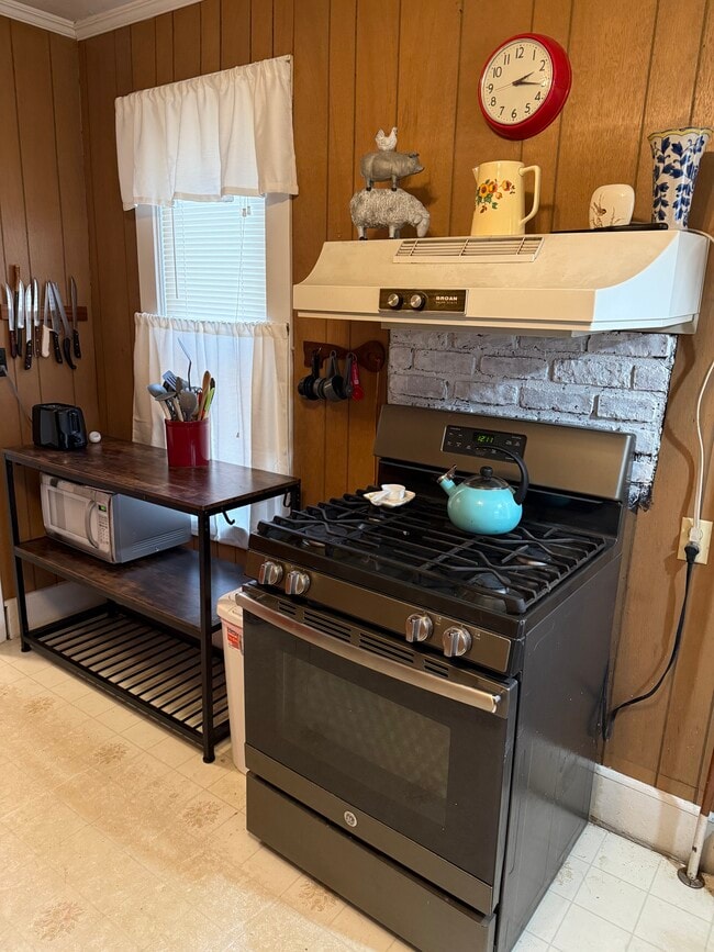 Photo - 352-354 W Main St