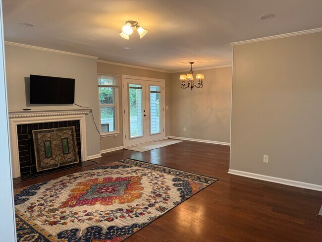 Family Room and Dining Room. - 226 Hillsboro Pl Unit 226 Hillsboro Place
