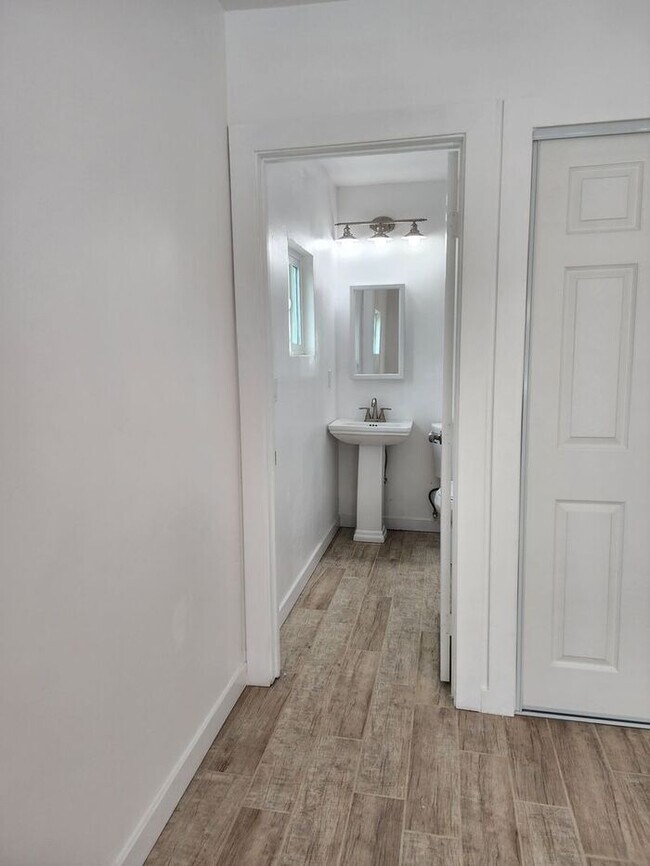 1bdrm/1bath COTTAGE in Historic Sherman He... Rental House Rental in