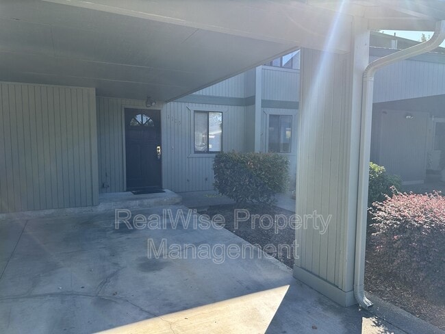 Photo - 1105 Excalibur Dr