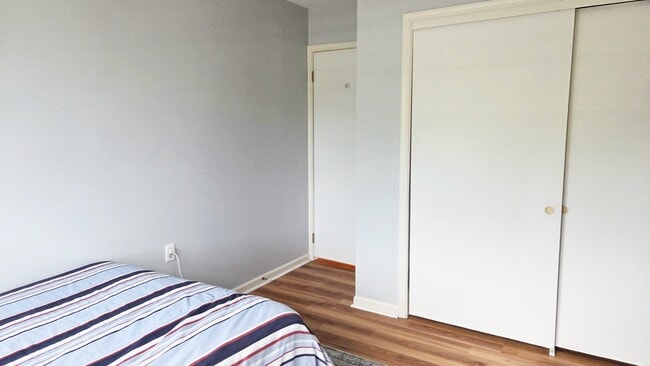 Photo - 113 Davis Ave SW
