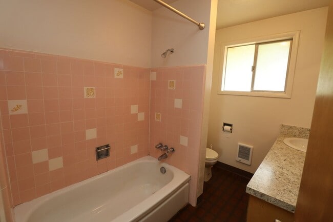 Photo - 3025 Madison St NE