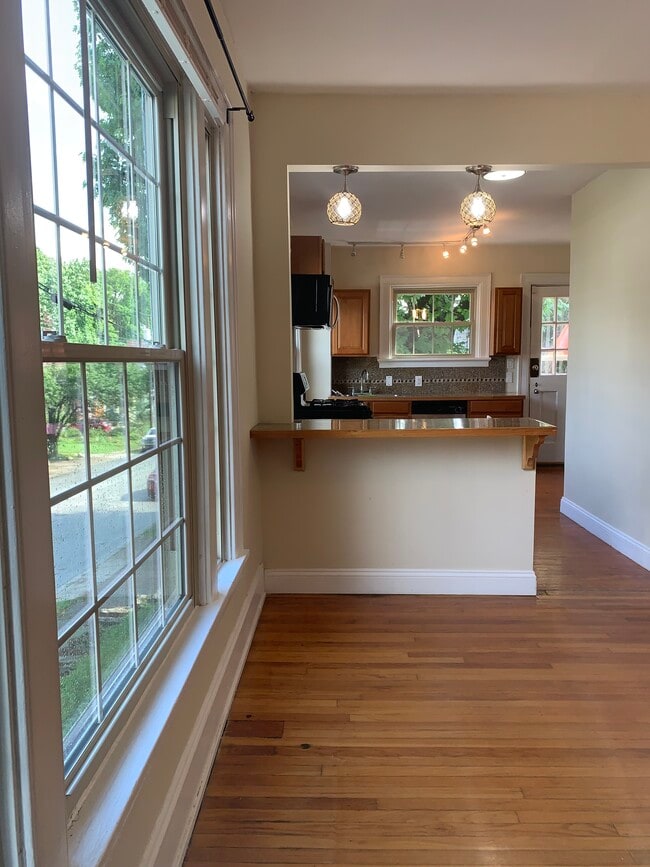 Photo - 931 Nassau St Unit 1