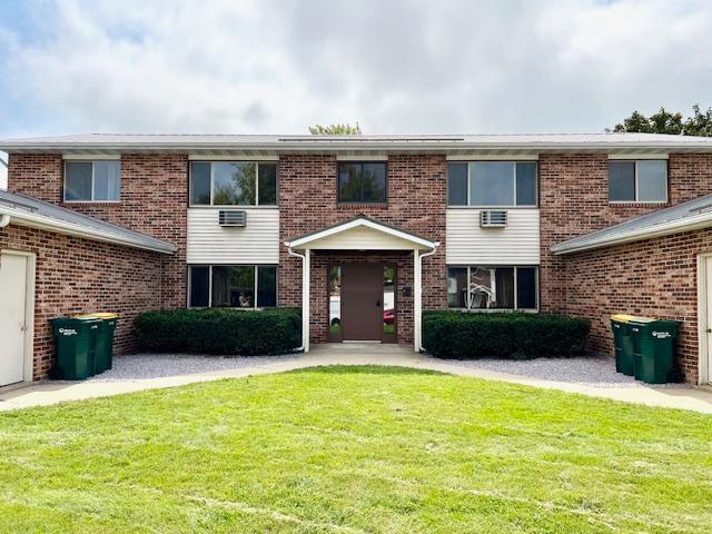 Photo - 443 Farnham St