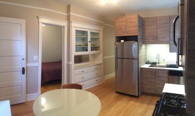 2521 West Augusta Boulevard Unit 1R MOVIE