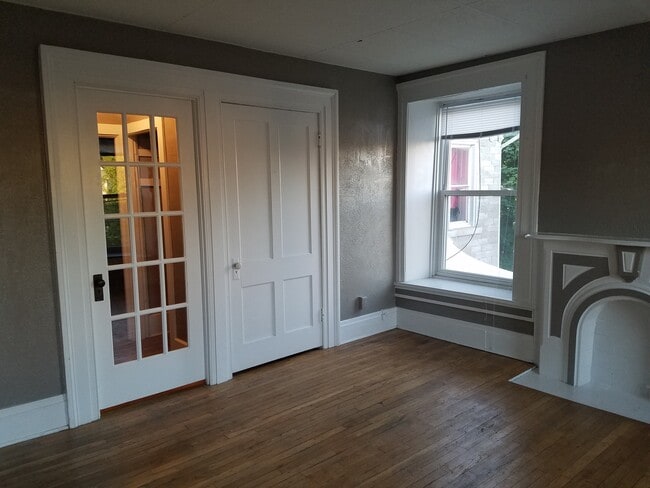 Photo - 515 W Washington St Unit 3