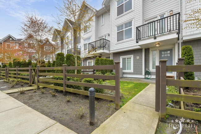 Building Photo - Executive Style, Smart Home Integrated 3 Bed + Flex (optional 4th bed), 3 Bath Townhome for Rent ... Unit 9