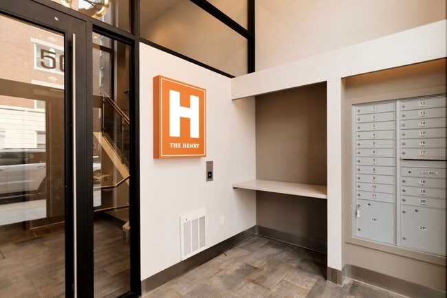 Photo - 44-50 Symphony Rd Unidad 501