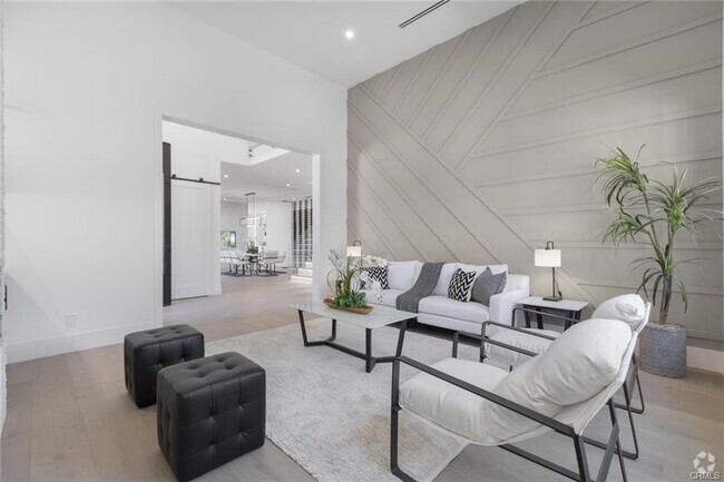 Building Photo - 16706 Magnolia Blvd Rental